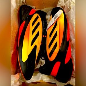 Adidas ozelia as-10.5 us FZ5882